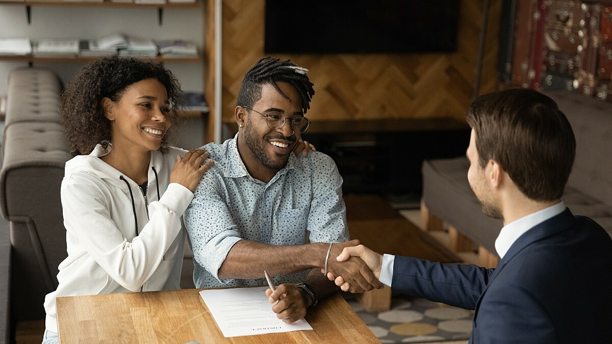 Como as cooperativas ajudam no desenvolvimento sustentável de comunidades?